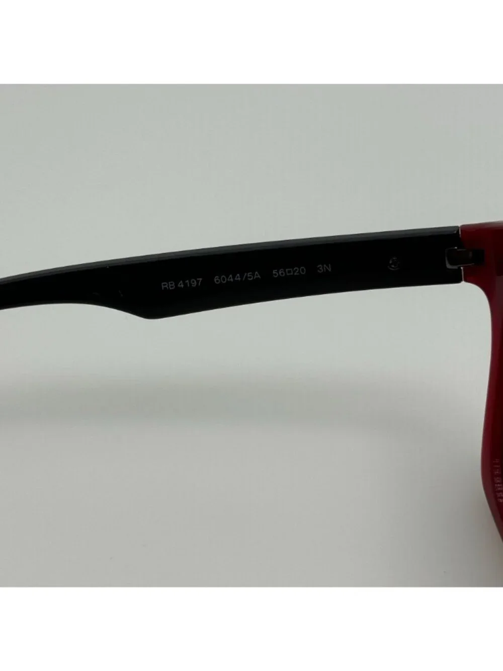 Ray Ban Sunglasses RB 4197 6044/5A Italy 56-20